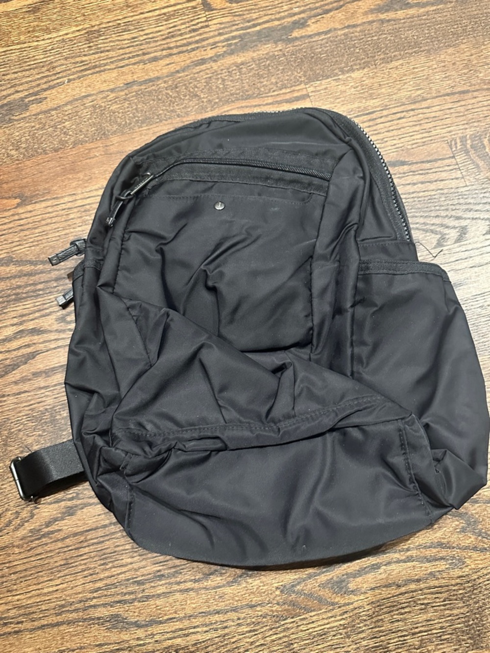 Baggallini Black Lightweight Sling Backpack